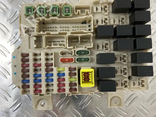 Sikringsdose MITSUBISHI COLT VI (Z3_A, Z2_A) 1.1 (Z31A, Z32A) (75 hp) 29033795