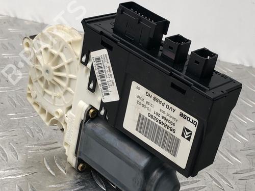 Right front window motor CITROËN C5 I Break (DE_) 2.2 HDi (DE4HXB, DE4HXE) | BP29036175E20 