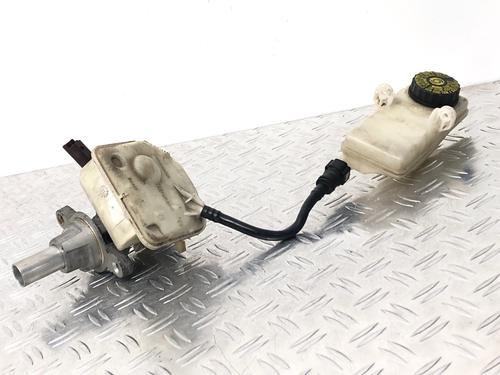 Used Brake master cylinder PEUGEOT 308 I (4A_, 4C_) 1.6 HDi (112 hp) 29035793