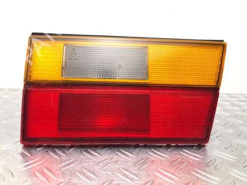 Piloto derecho del maletero VW PASSAT B2 (32B) 1.6 (75 hp) 29520830