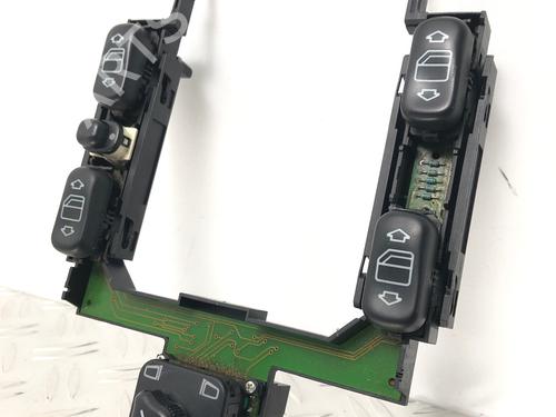 Used Switch MERCEDES-BENZ E-CLASS (W210) E 200 (210.035) (136 hp) 30320169