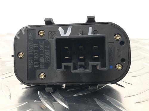 Comutador vidro frente esquerdo FORD FOCUS I (DAW, DBW) 1.6 16V | BP29862017I27