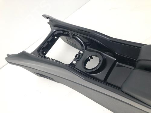 Middle console PEUGEOT 2008 I (CU_) 1.2 THP 110 / PureTech 110 | BP29037940I22 