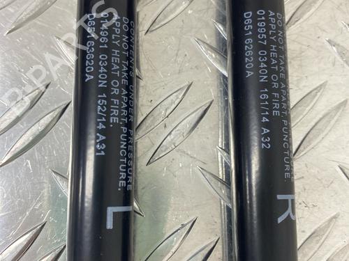 Tailgate lift support MAZDA 2 (DE_, DH_) 1.3 MZR (DE3FS) | BP29033177C138 