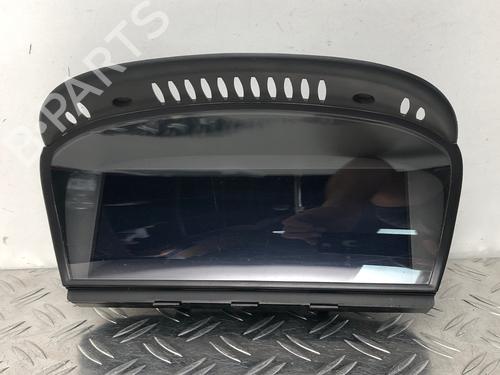 Used Display monitor BMW 5 (E60) 525 d (177 hp) 30194253