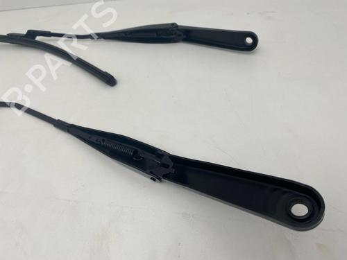Front windshield wiper arm FORD FIESTA VI (CB1, CCN) 1.25 | BP29035054C143 