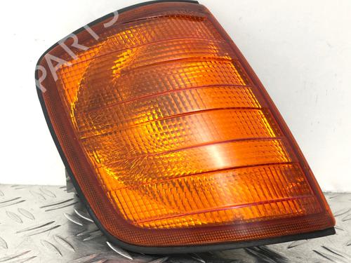 Used Right front indicator MERCEDES-BENZ 124 T-Model (S124) 250 T D (124.185) (94 hp) 29031266
