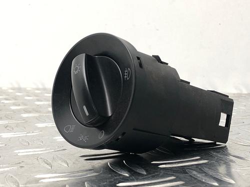 Headlight switch VW POLO IV (9N_, 9A_) 1.2 12V | BP29034584I24 