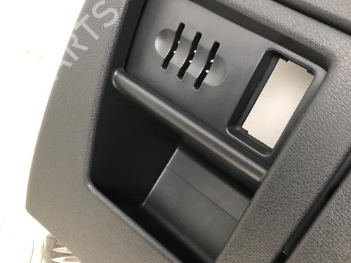 Cup/Object holder PEUGEOT 3008 I MPV (0U_) 1.6 HDi | BP30859053I37