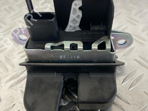 Tailgate lock VW POLO VI (AW1, BZ1, AE1) 1.0 TSI | BP29033208C101 