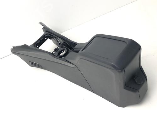 Used Middle console PEUGEOT 2008 I (CU_) 1.2 THP 110 / PureTech 110 (110 hp) 29037940