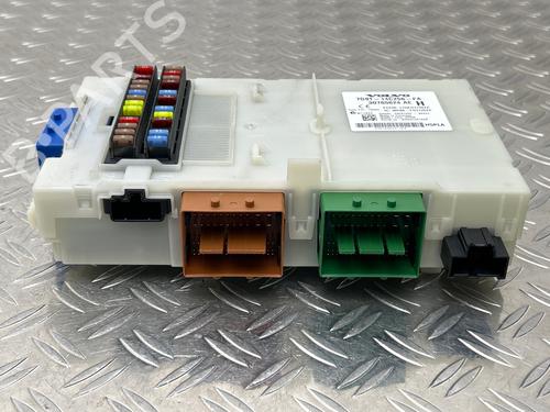 Used Fuse box Fuse box 39508458 39508458
