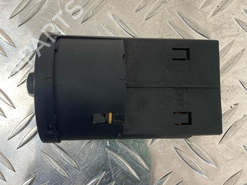 Headlight switch VW POLO IV (9N_, 9A_) 1.2 12V | BP29037871I24 