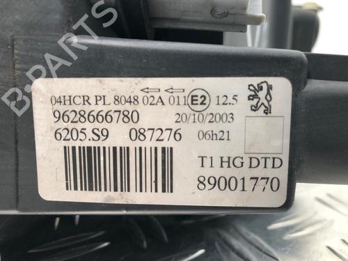 Right headlight PEUGEOT 206 CC (2D) 1.6 16V (2DNFUF, 2DNFUR) | BP29030984C29 