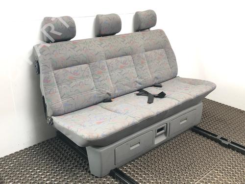 Sedile posteriore (3a fila) VW TRANSPORTER T4 Bus (70B, 70C, 7DB, 7DK, 70J, 70K, 7DC, 7DJ) 2.5 TDI (102 hp) 29035037