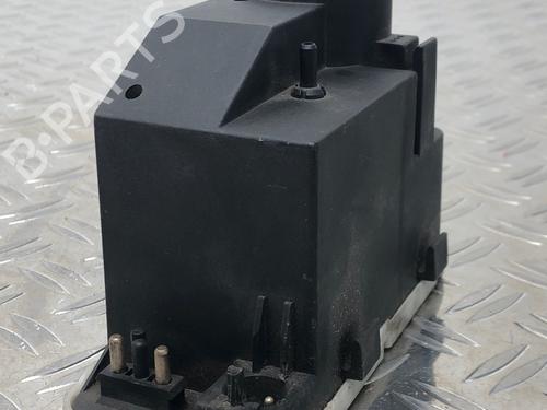 Pompe de verrouillage central MERCEDES-BENZ 124 Saloon (W124) 260 E (124.026) (160 hp) 32321611