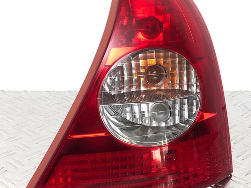 Feu arrière droit RENAULT CLIO II (BB_, CB_) 1.2 16V (BB05, BB0W, BB11, BB27, BB2T, BB2U, BB2V, CB05,... (75 hp) 29877537