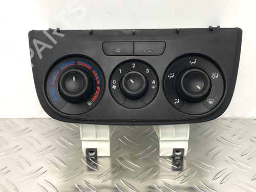 AC Styreenhet / Manøvreringsenhet OPEL COMBO Box Body/MPV (X12) 2.0 CDTI (B05) (135 hp) 30146956