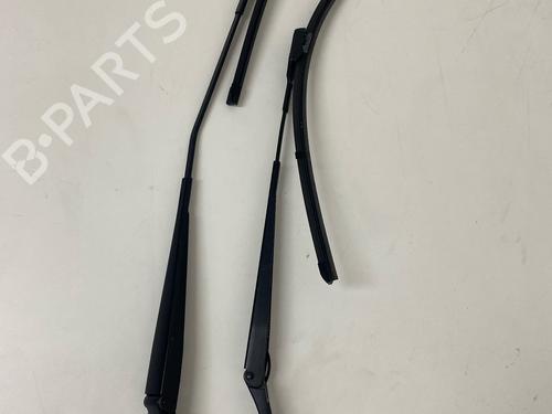 Used Front windshield wiper arm SKODA FABIA III Estate (NJ5) 1.0 TSI (95 hp) 29031858