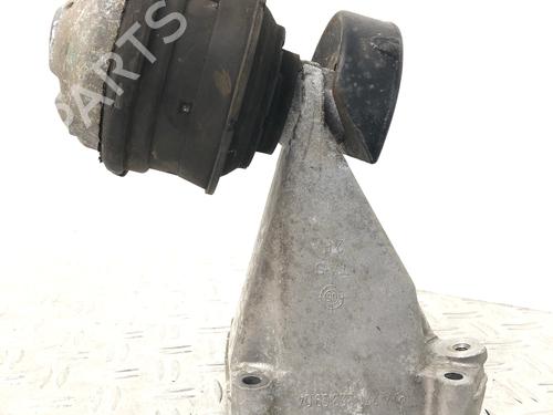 Engine mount MERCEDES-BENZ C-CLASS Coupe (CL203) C 180 Kompressor (203.746) | BP29037961M89