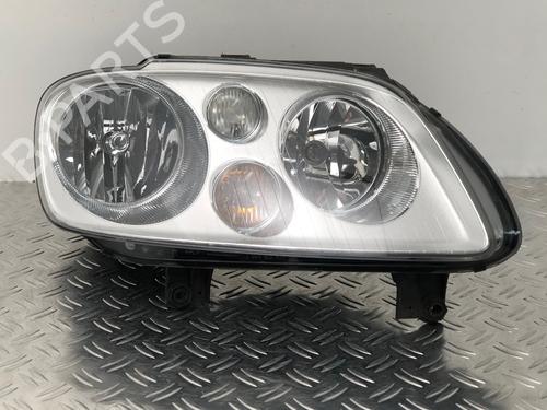 Used Right headlight Right headlight VW TOURAN VAN (1T1, 1T2) 1.9 TDI (105 hp) 39917231 39917231