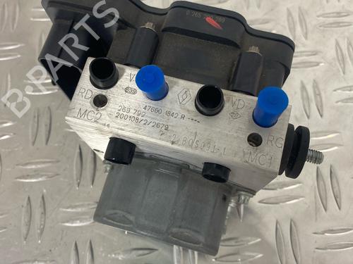 Used ABS pump RENAULT CLIO IV Grandtour (KH_) 0.9 TCe 75 (KHNP) (76 hp) 29037531