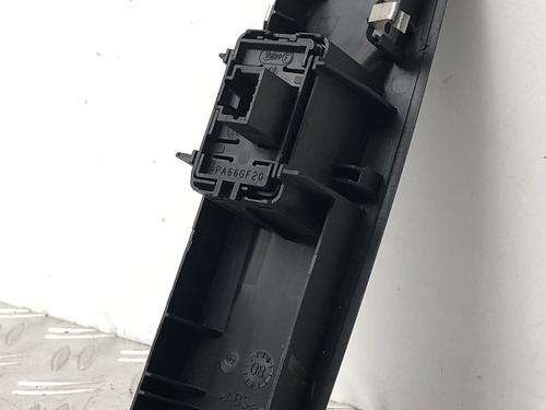 Right front window switch RENAULT LAGUNA III (BT0/1) 2.0 16V Hi-Flex (BT1H, BT1G, BT1K) | BP29037396I26 