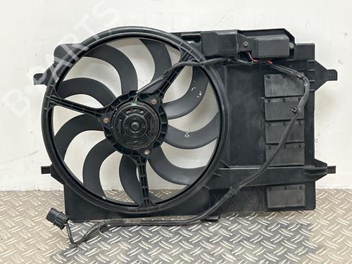 Used Radiator fan Radiator fan 37156182 37156182