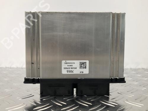 Used Engine control unit (ECU) AUDI TT Roadster (8J9) 2.0 TFSI (200 hp) 29864436