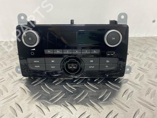 Used Radio RENAULT CLIO IV Grandtour (KH_) 0.9 TCe 75 (KHNP) (76 hp) 29031435