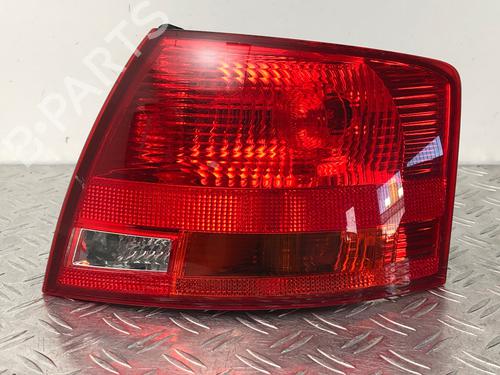 Højre baglygte AUDI A4 B7 (8EC) 2.0 TDI (136 hp) 29031321