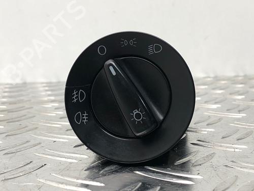 Used Headlight switch VW GOLF IV Variant (1J5) 1.6 (101 hp) 29032640