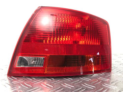 Højre baglygte AUDI A4 B7 (8EC) 2.0 TDI (136 hp) 29034879