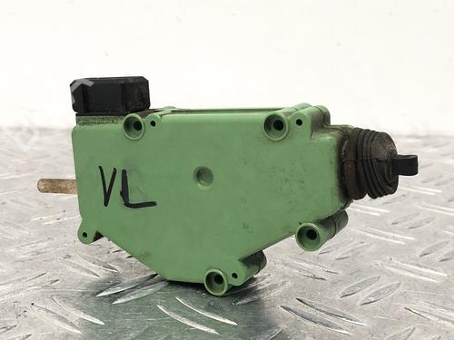 Module électronique VW TRANSPORTER T4 Bus (70B, 70C, 7DB, 7DK, 70J, 70K, 7DC, 7DJ) 2.5 TDI (102 hp) 29031958