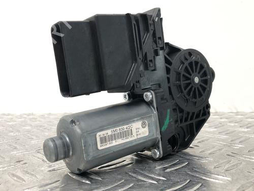 Rudehejsemotor bagstkærm højre VW GOLF PLUS V (5M1, 521) 1.4 FSI | BP29034295E22