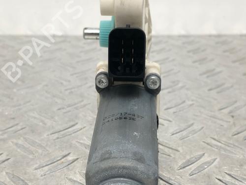Right front window motor MERCEDES-BENZ C-CLASS Coupe (CL203) C 180 Kompressor (203.746) | BP29032431E20 