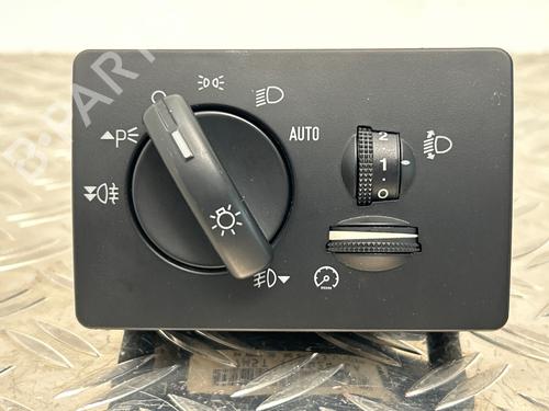 Used Headlight switch Headlight switch FORD FOCUS II (DA_, HCP, DP) 1.6 Ti (115 hp) 33824963 33824963