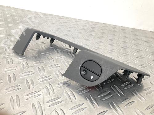 Used Right front window switch FORD FIESTA V (JH_, JD_) 1.6 TDCi (90 hp) 29032988