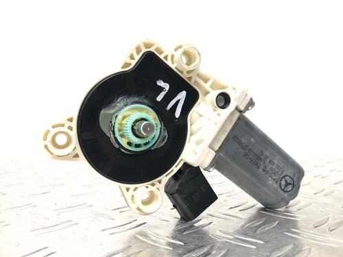 Portierruitmotor linksvoor MERCEDES-BENZ C-CLASS Coupe (CL203) C 180 Kompressor (203.746) (143 hp) 29031685