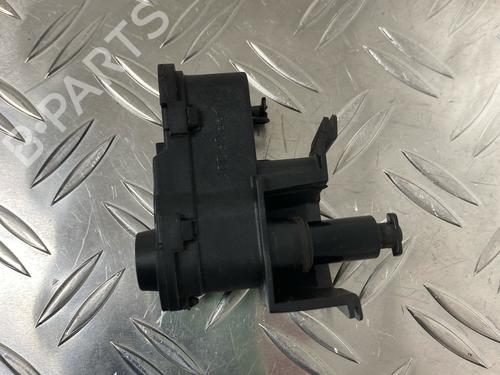 Brændstofdæksel aktuator VW GOLF VII (5G1, BQ1, BE1, BE2) 1.2 TSI (110 hp) 29037122
