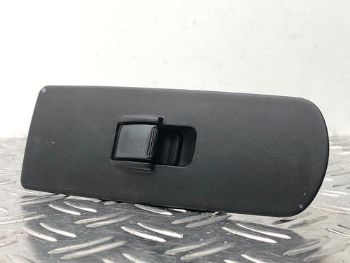 Used Right front window switch MITSUBISHI COLT VI (Z3_A, Z2_A) 1.3 (Z21A) (95 hp) 29037231