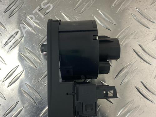 Headlight switch AUDI A3 (8P1) 1.2 TSI | BP29037072I24 
