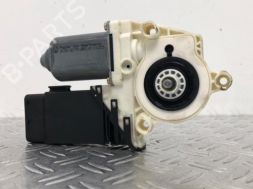 Portierruitmotor rechtsvoor SEAT LEON (1M1) 1.6 16 V (105 hp) 29033487