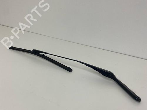 Used Front windshield wiper arm BMW 1 Convertible (E88) 118 i (143 hp) 29035310