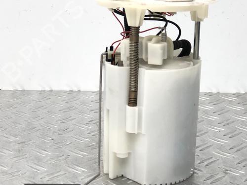 Used Fuel pump RENAULT TWINGO III (BCM_, BCA_) 1.0 SCe 70 (71 hp) 29034146