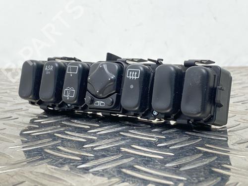 Commande retroviseurs MERCEDES-BENZ A-CLASS (W168) A 140 (168.031, 168.131) (82 hp) 31886535