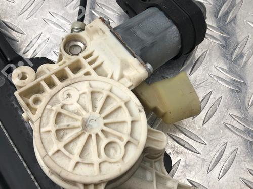 Front right window mechanism BMW 5 (E60) 520 i | BP29031242C23 