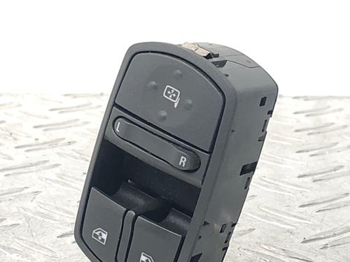 Interrupteur de vitre avant gauche OPEL CORSA D (S07) 1.2 (L08, L68) (80 hp) 29033595