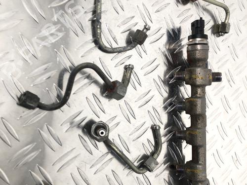 Used Injection rail OPEL COMBO Box Body/MPV (X12) 2.0 CDTI (B05) (135 hp) 30463761