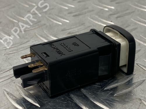 Switch SAAB 9-5 Estate (YS3E) 2.3 Turbo | BP29037393I30 